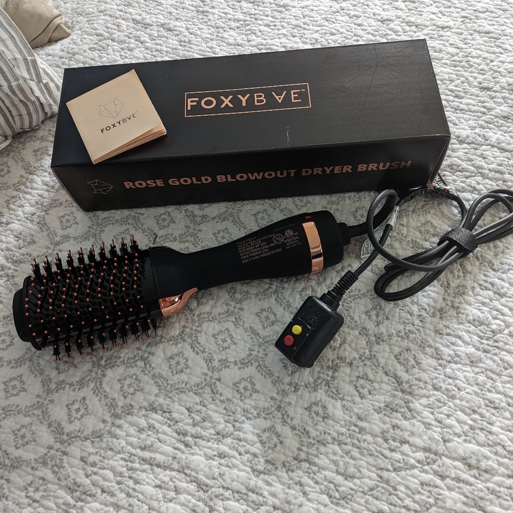 Like new Foxybae Rose gold Blowout Dryer Brush